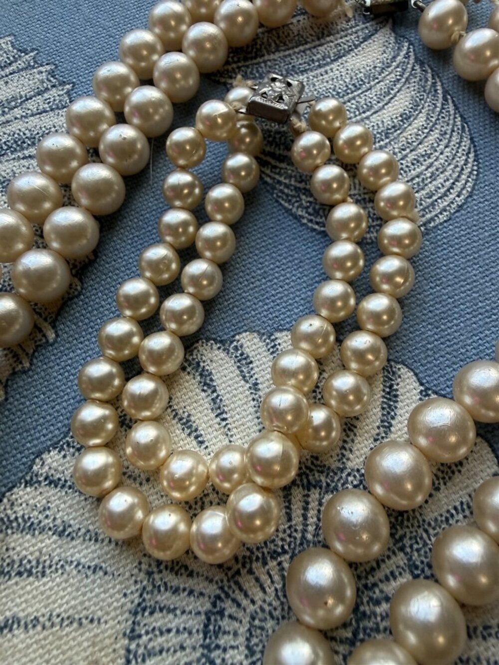 Vintage Faux Pearl Choker Necklace and Earring Set Ornate Clasp - Picture 2 of 6